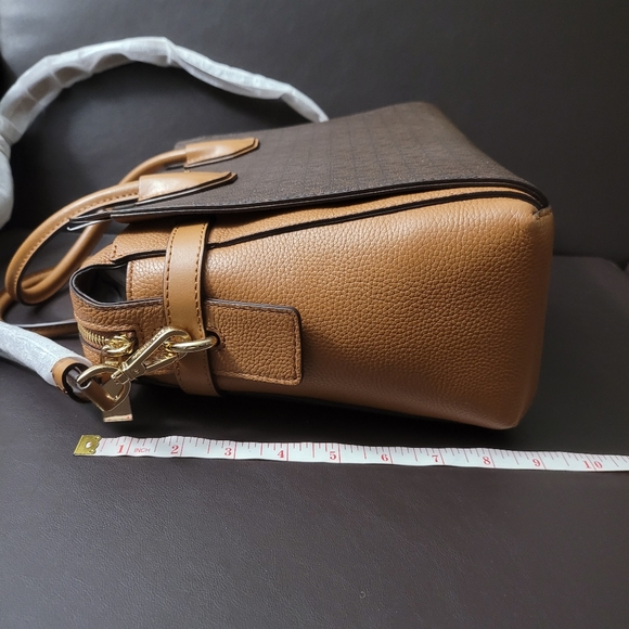 Sold-Michael Kors Mercer Signature Satchel - Picture 5 of 12